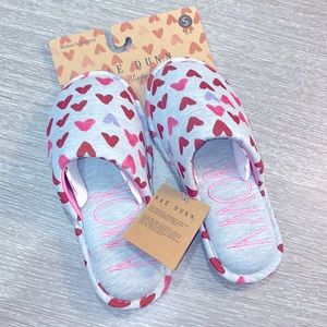 Rae Dunn Gray Red Heart Amor Valentine’s Slippers Size 5-6